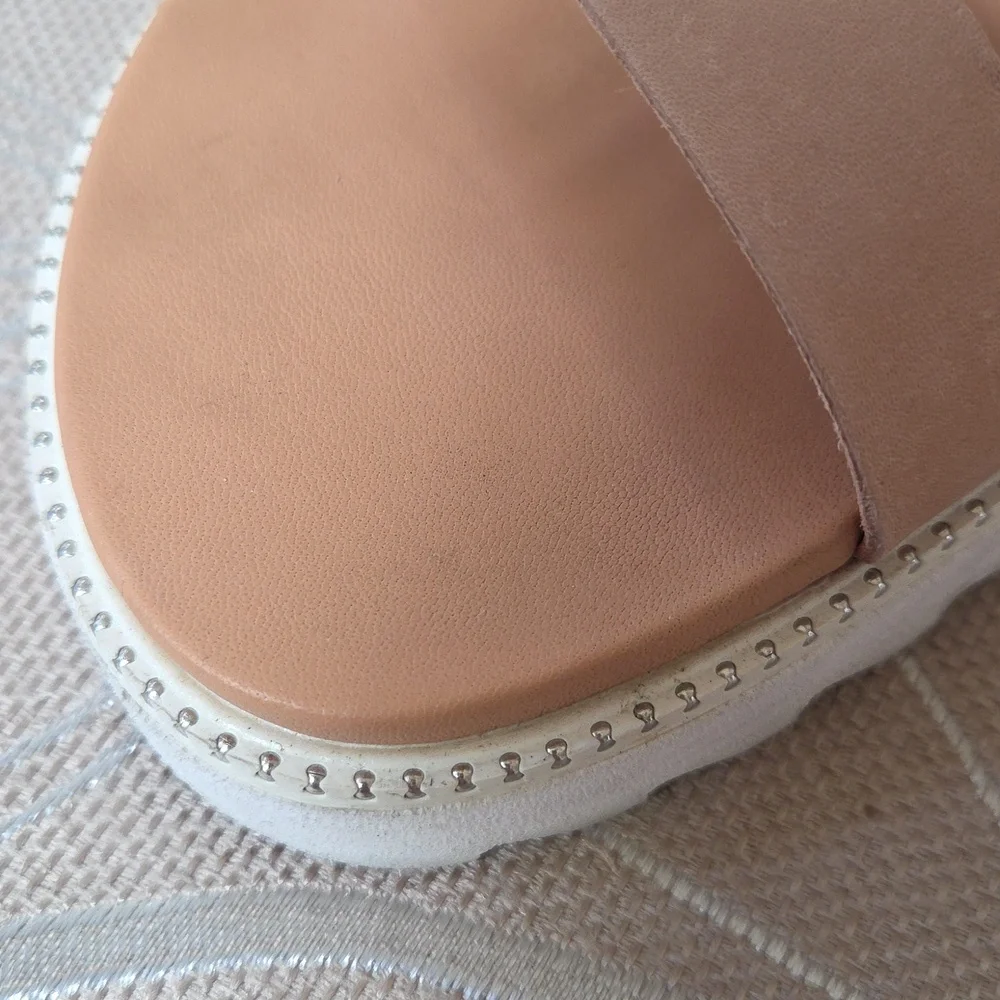 Sorel Roaming Multi Strap Leather Sandals!